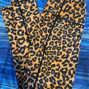 Leopard workout leggings
